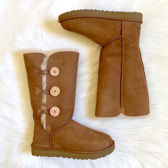 UGG Chestnut Bailey Button Triplet II Boots - Picture 3 of 8